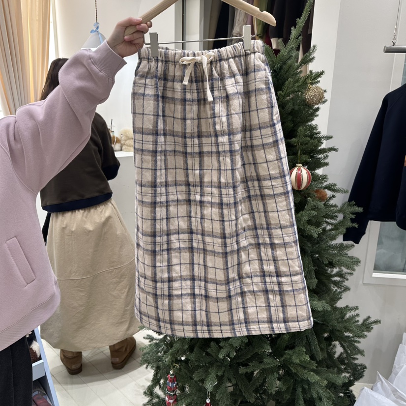 OURMOMENT東大門㊣代購女裝新品人氣熱賣推薦25秋冬休閑長裙OURMOMENT長裙圖色2