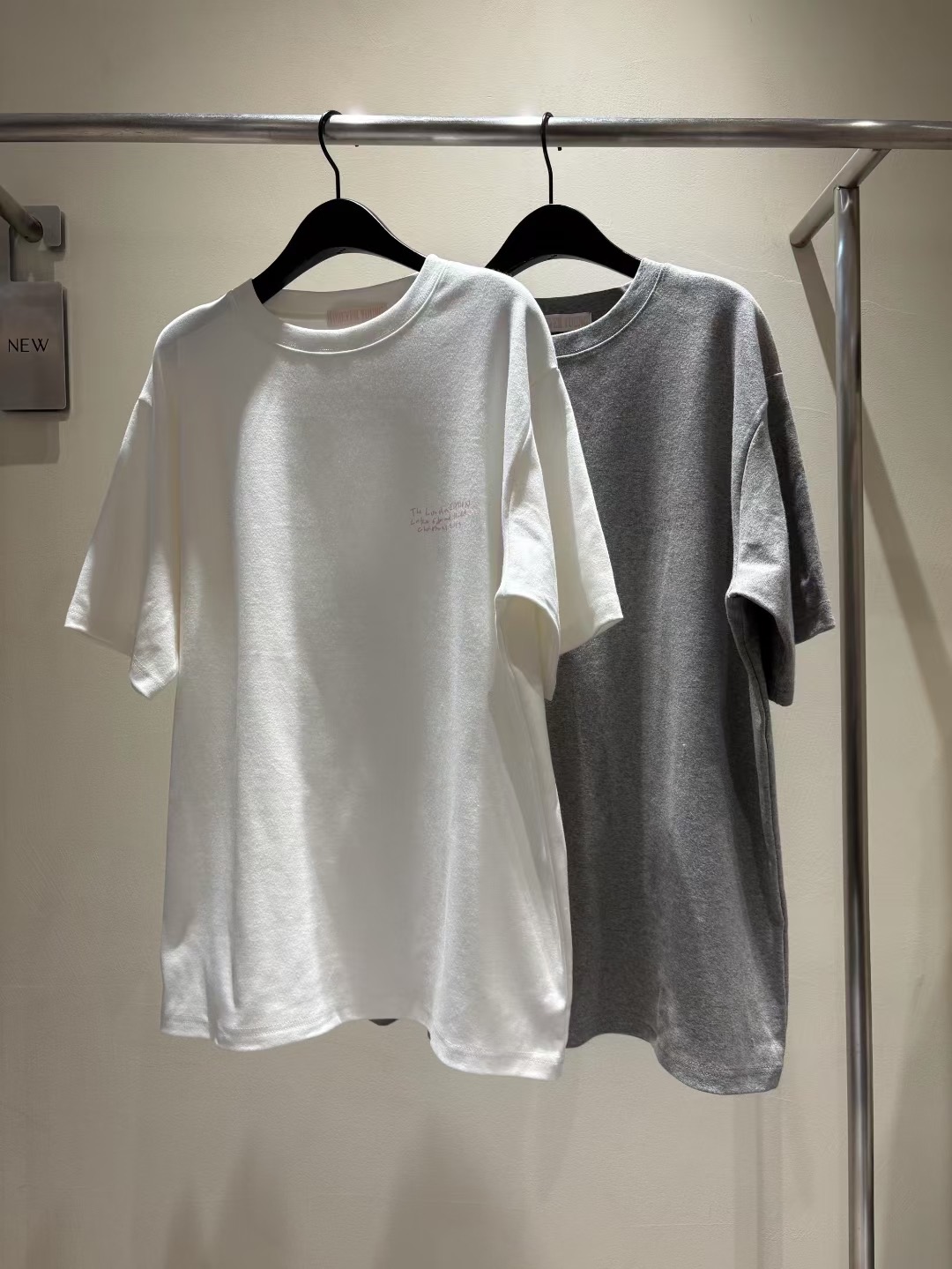 FOREVER YOUNG韓國代購㊣女裝新款職業25秋冬熱賣時尚真品T恤FOREVER YOUNGT恤圖色2左二色