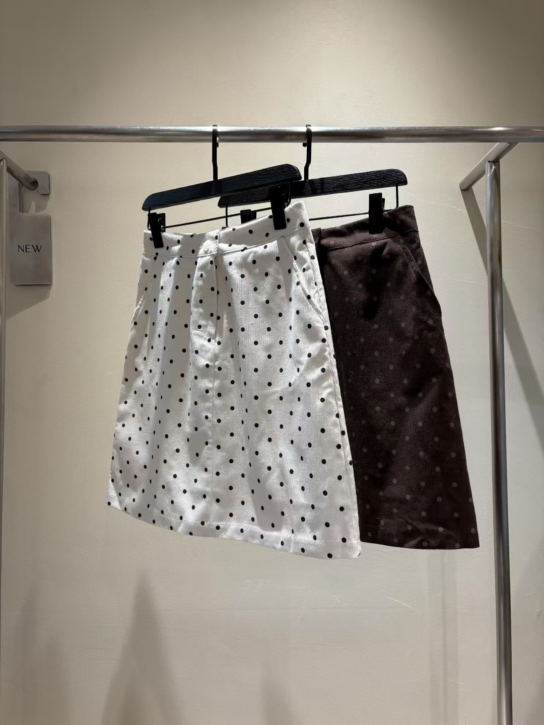 FOREVER YOUNG東大門㊣實拍女士新品熱賣人氣時尚真品短裙FOREVER YOUNG短裙圖色2左二色