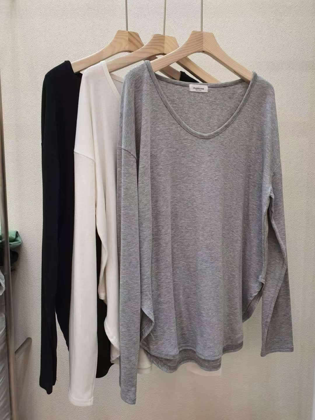 PUDDING東大門㊣直郵女裝新款熱賣人氣時尚長袖T恤抓絨柔軟PUDDING長袖T恤圖色1左一色