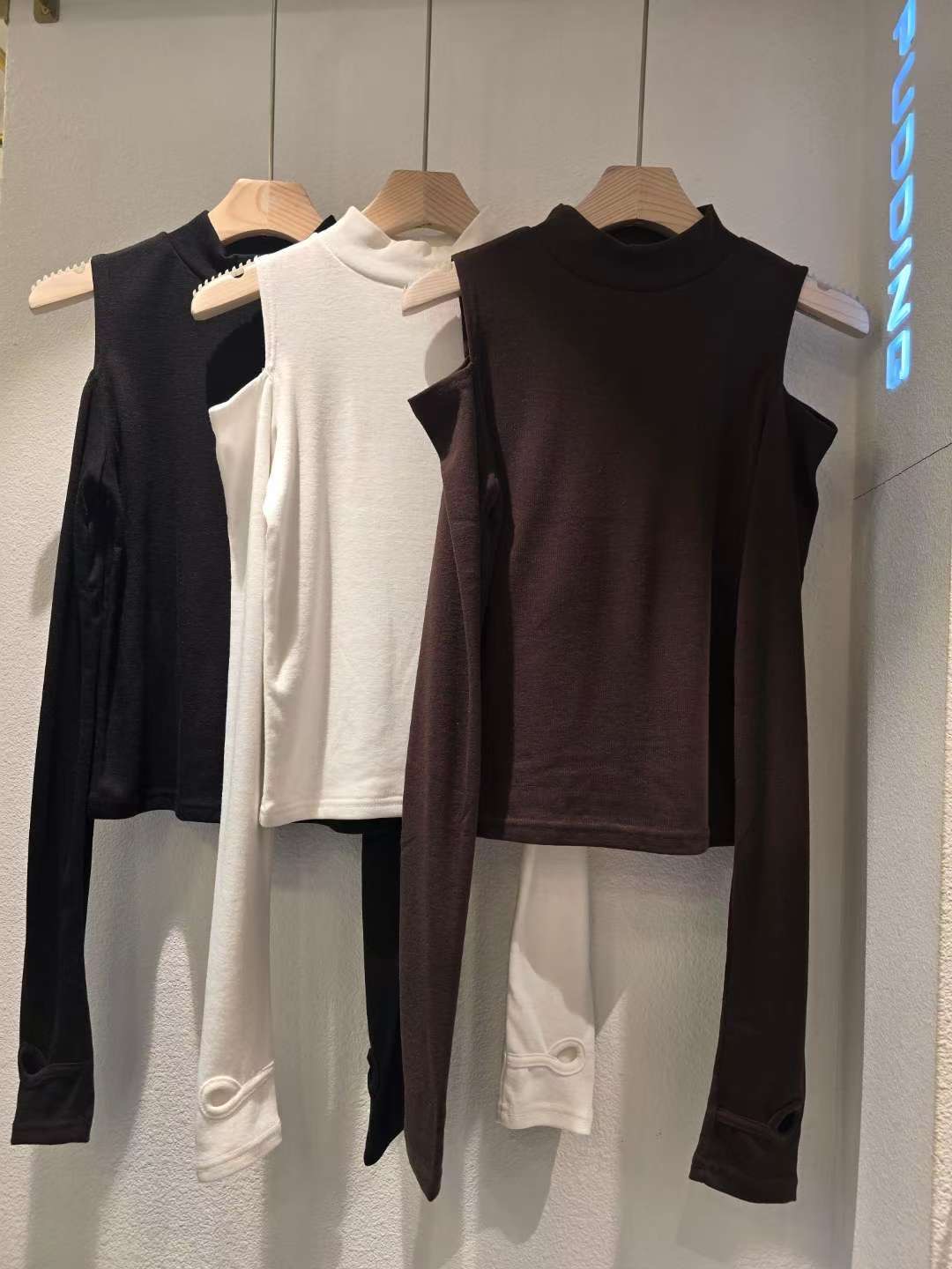 PUDDING東大門㊣直郵女士新品真品人氣25秋冬長袖T恤高領露肩PUDDING長袖T恤圖色2左二色