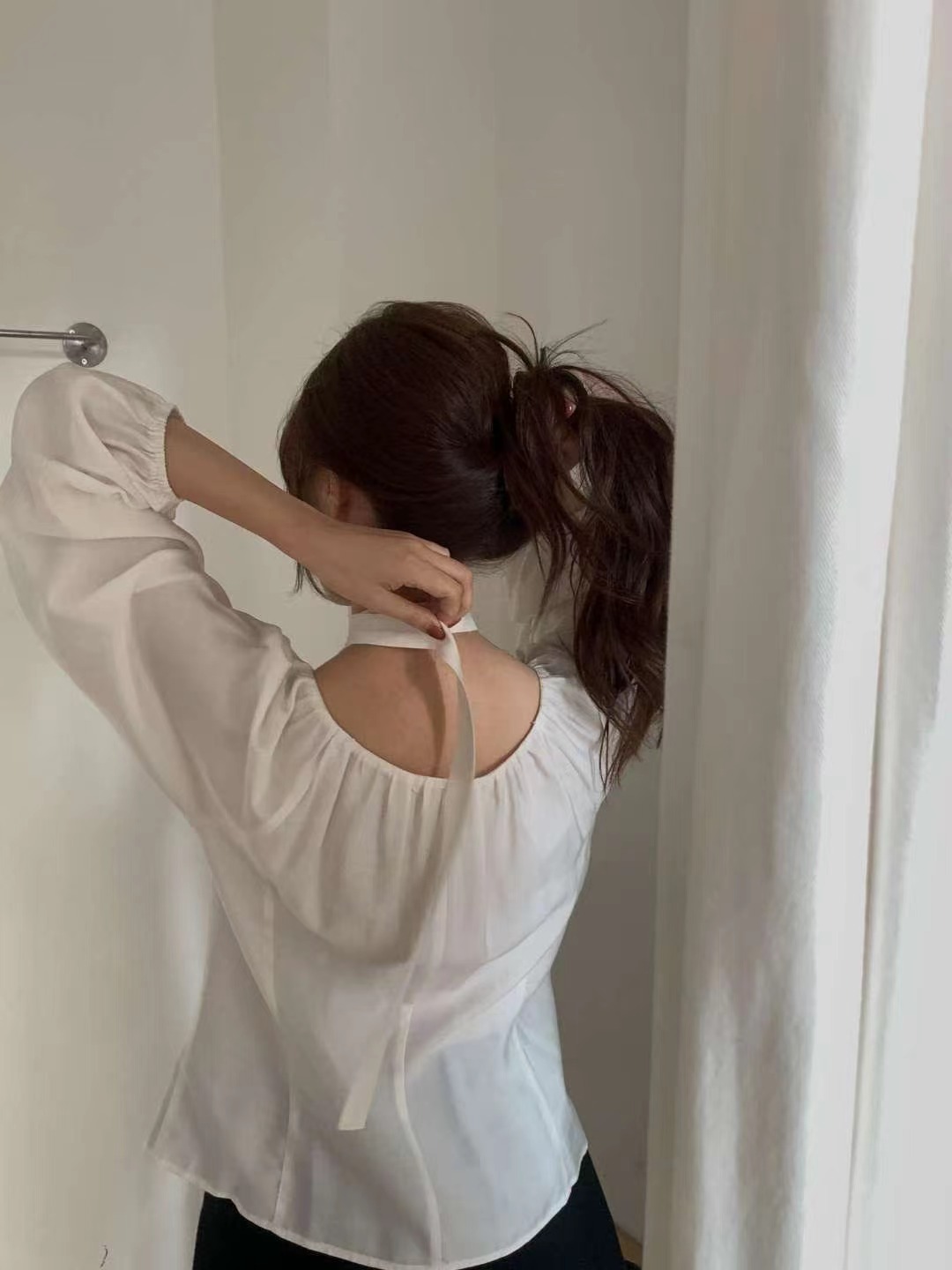 MIELLE-미엘르-OT韓國代購㊣女裝新品25秋冬襯衫蕾絲衫含脖帶羊毛MIELLE-미엘르-OT襯衫/蕾絲衫