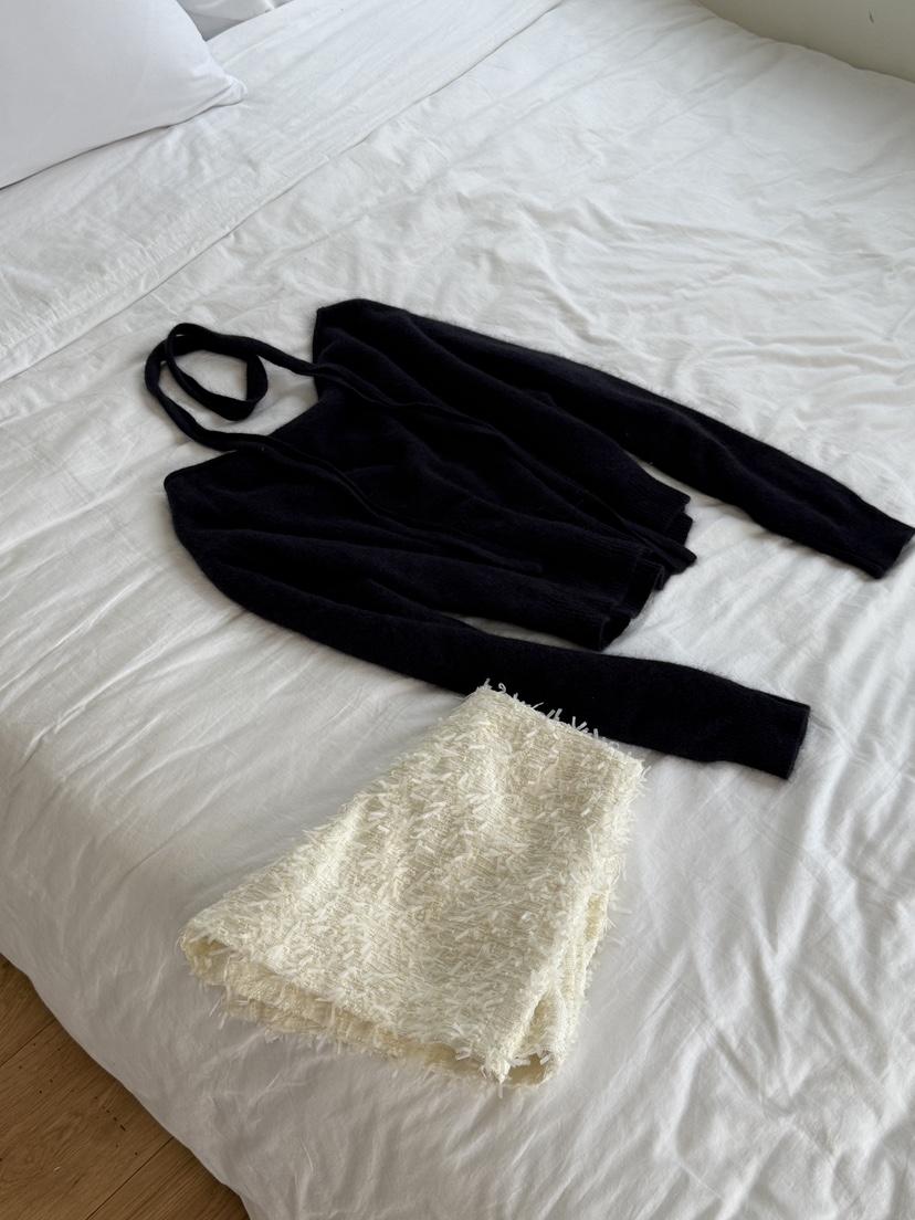 LAVIEU韓國代購㊣女士新品職業熱賣時尚針織衫含脖帶浣熊露肩LAVIEU針織衫