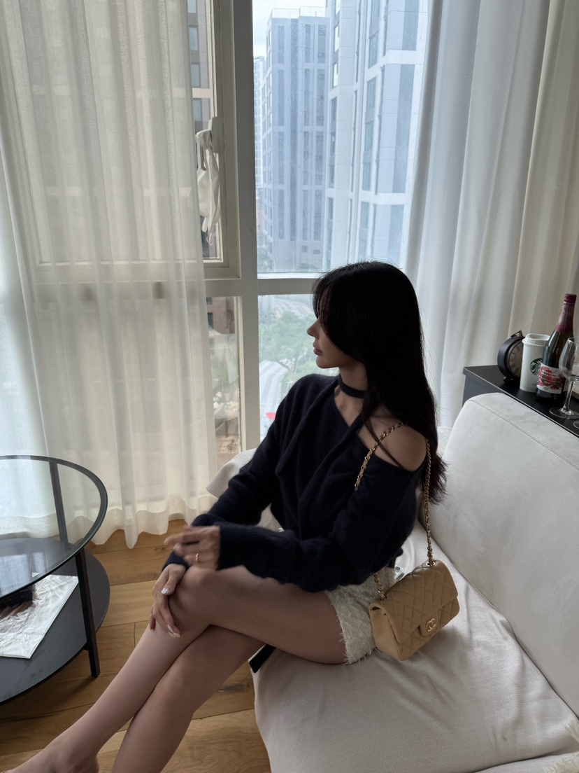 LAVIEU韓國代購㊣女士新品職業熱賣時尚針織衫含脖帶浣熊露肩LAVIEU針織衫