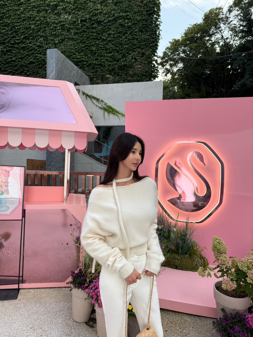 LAVIEU韓國代購㊣女士新品職業熱賣時尚針織衫含脖帶浣熊露肩LAVIEU針織衫