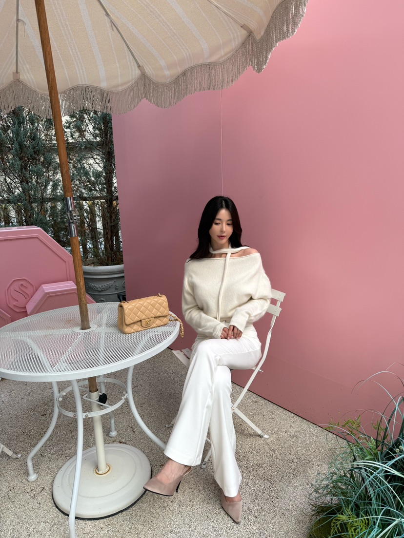 LAVIEU韓國代購㊣女士新品職業熱賣時尚針織衫含脖帶浣熊露肩LAVIEU針織衫