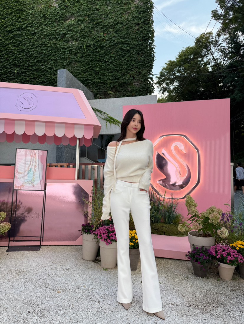 LAVIEU韓國代購㊣女士新品職業熱賣時尚針織衫含脖帶浣熊露肩LAVIEU針織衫