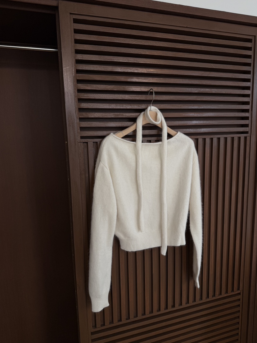 LAVIEU韓國代購㊣女士新品職業熱賣時尚針織衫含脖帶浣熊露肩LAVIEU針織衫圖色2