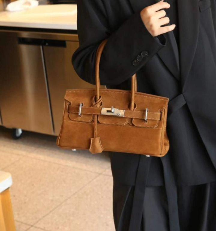 TROUVAILLE東大門㊣實拍女裝新品時尚真品手拿包腋下包牛皮絨TROUVAILLE手拿包/腋下包