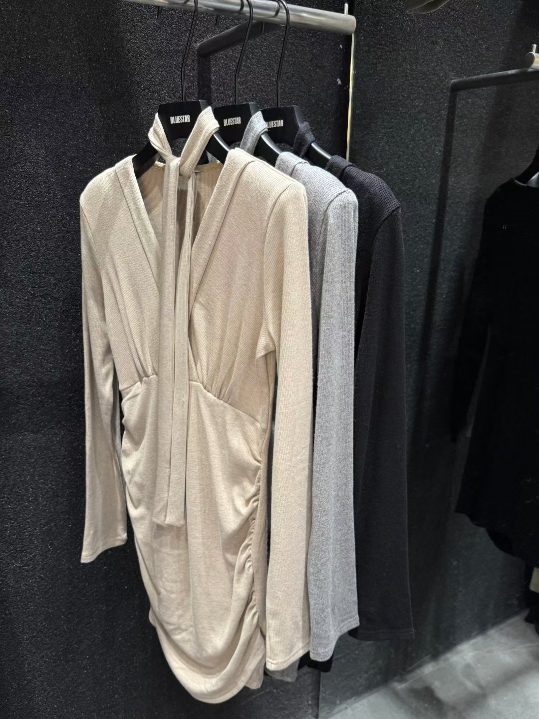 BLUESTAR東大門㊣代購女士新款職業熱賣推薦真品連衣裙含脖帶BLUESTER連衣裙