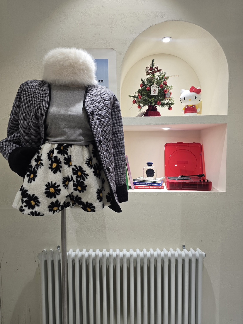 LIKEVAM韓國直郵㊣女士新品人氣職業推薦休閑熱賣25秋冬短褲花朵LIKEVAM短褲