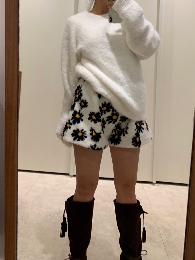 LIKEVAM韓國直郵㊣女士新品人氣職業推薦休閑熱賣25秋冬短褲花朵LIKEVAM短褲