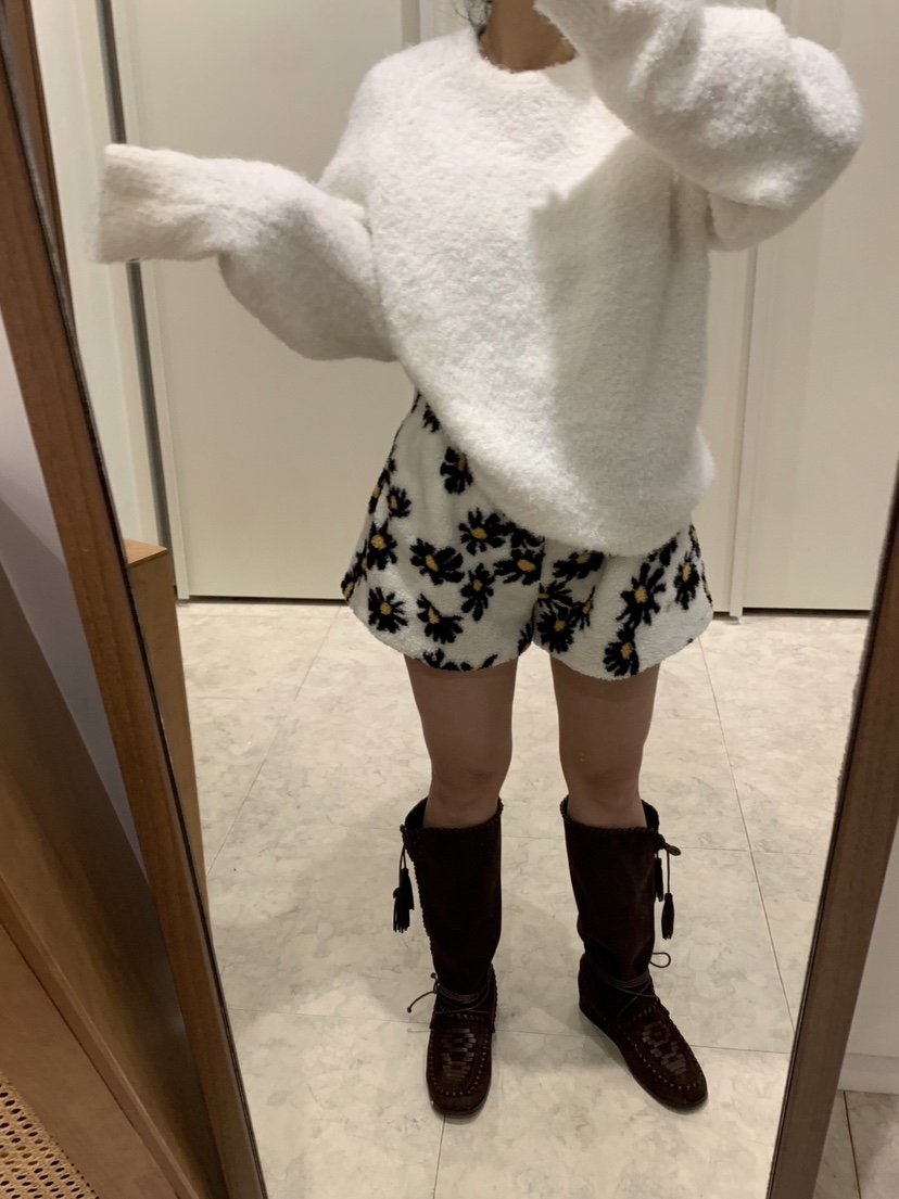 LIKEVAM韓國直郵㊣女士新品人氣職業推薦休閑熱賣25秋冬短褲花朵LIKEVAM短褲