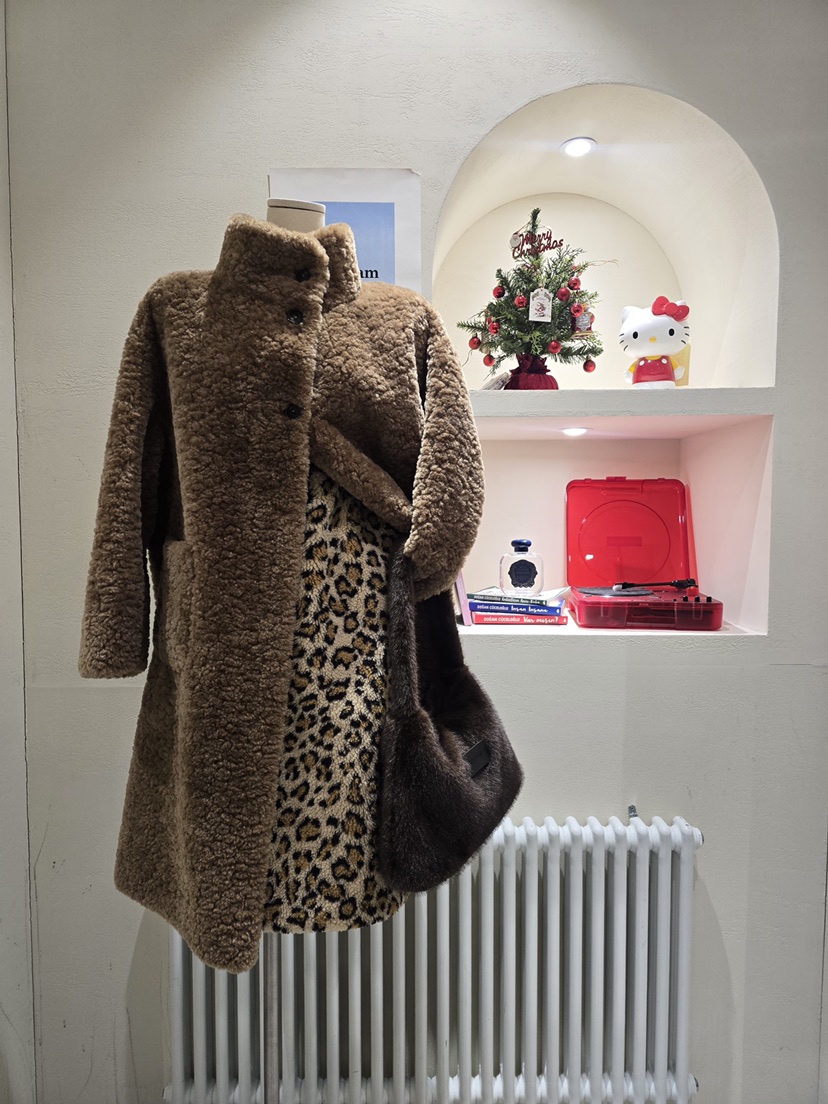 LIKEVAM東大門㊣代購女士新品真品時尚人氣職業中長款大衣羊皮LIKEVAM中長款大衣