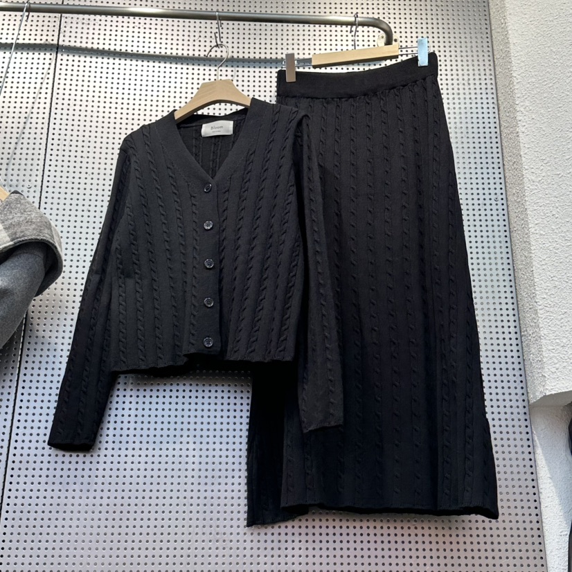 BLOOM韓國代購㊣女士新款時尚職業熱賣真品休閑套裝套裝開衫BLOOM-Q套裝圖色4