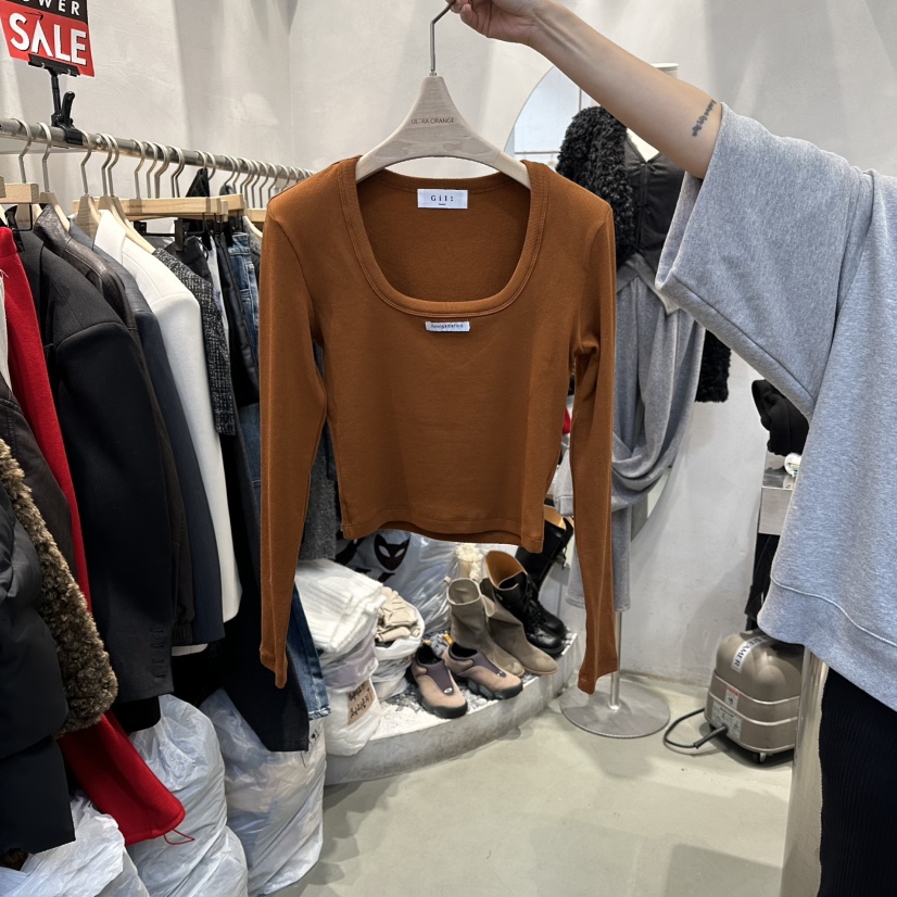 ULTRAORANGE韓國代購㊣女裝新款休閑時尚熱賣25秋冬長袖T恤GILT/ULTRAORANGE長袖T恤圖色1