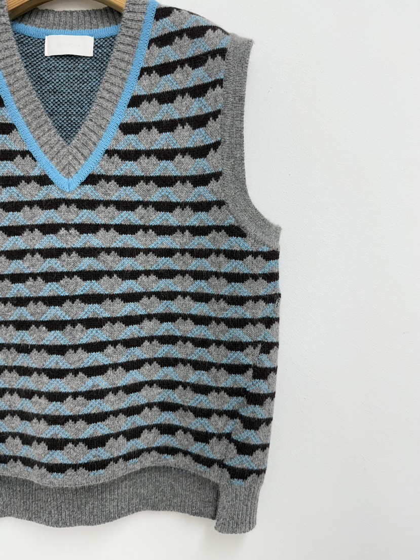 YIKHO STYLE韓國代購㊣女裝新款推薦時尚職業人氣吊帶背心YIKHO STYLE吊帶/背心