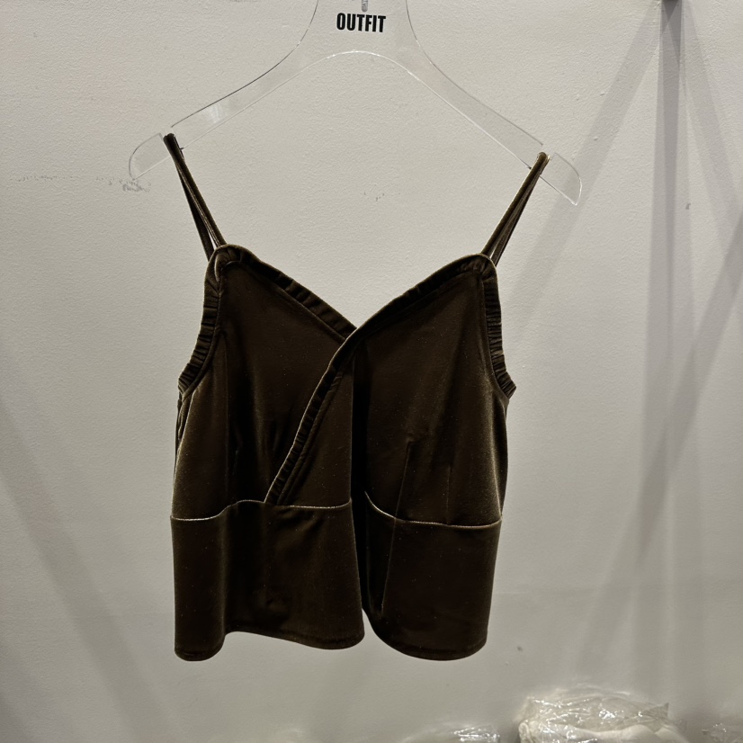 OUTFIT東大門㊣直郵女裝新品人氣25秋冬真品熱賣休閑吊帶背心OUTFIT吊帶/背心圖色1