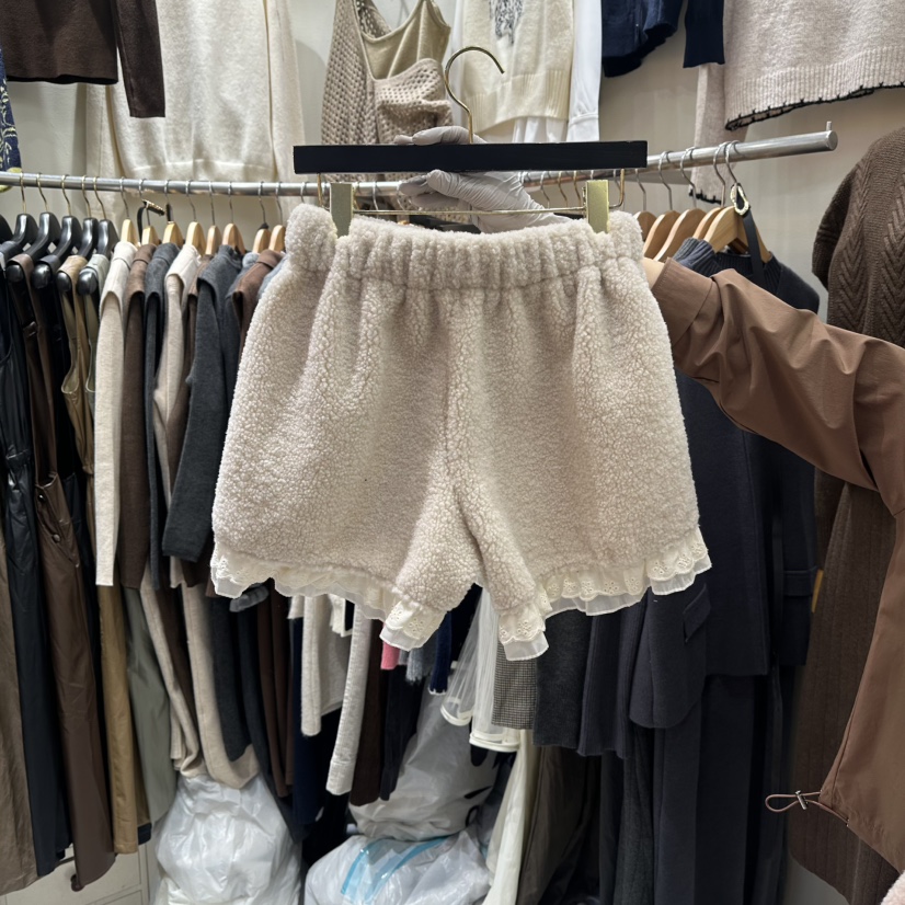 BIKINI東大門㊣代購女裝新品職業時尚熱賣推薦25秋冬短褲蕾絲BIKINI短褲