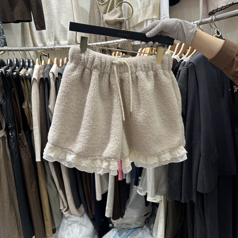 BIKINI東大門㊣代購女裝新品職業時尚熱賣推薦25秋冬短褲蕾絲BIKINI短褲圖色1