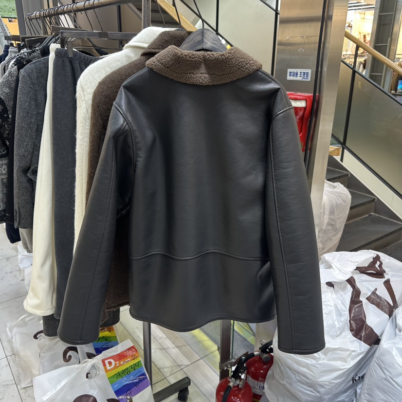 A2/D2韓國代購㊣女裝新款推薦熱賣職業休閑25秋冬夾克皮革A2/D2夾克