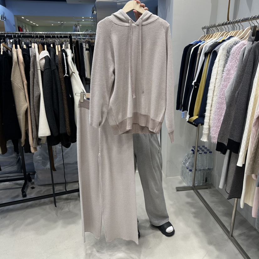 HOT PLACE東大門㊣直郵女裝新款休閑套裝人字紋連帽衫套裝HOT PLACE_ISSUE/DREAM GIRIS套裝圖色1粉色條紋