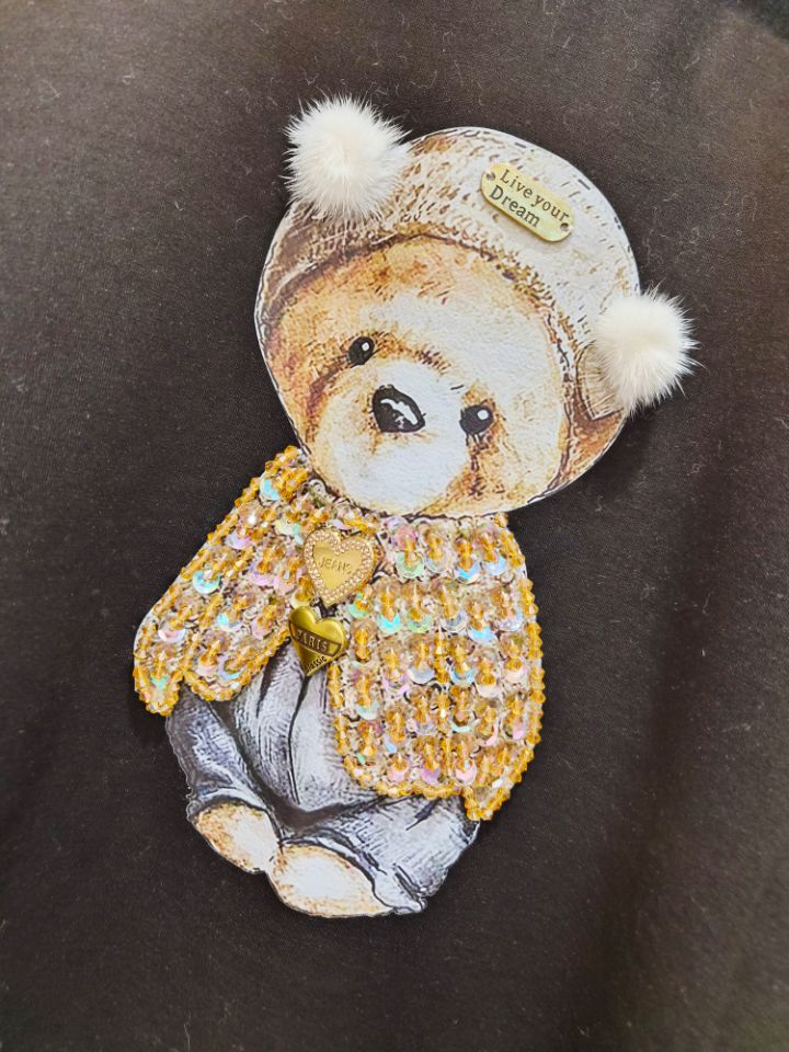 BLING BLING-S韓國代購㊣女裝新款25秋冬熱賣人氣衛衣小熊BLING BLING-S衛衣