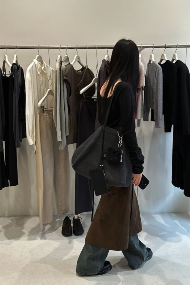 LIVE FOREVER東大門㊣實拍女裝新品人氣連衣裙不含腰帶麂皮LIVE FOR_EVER連衣裙