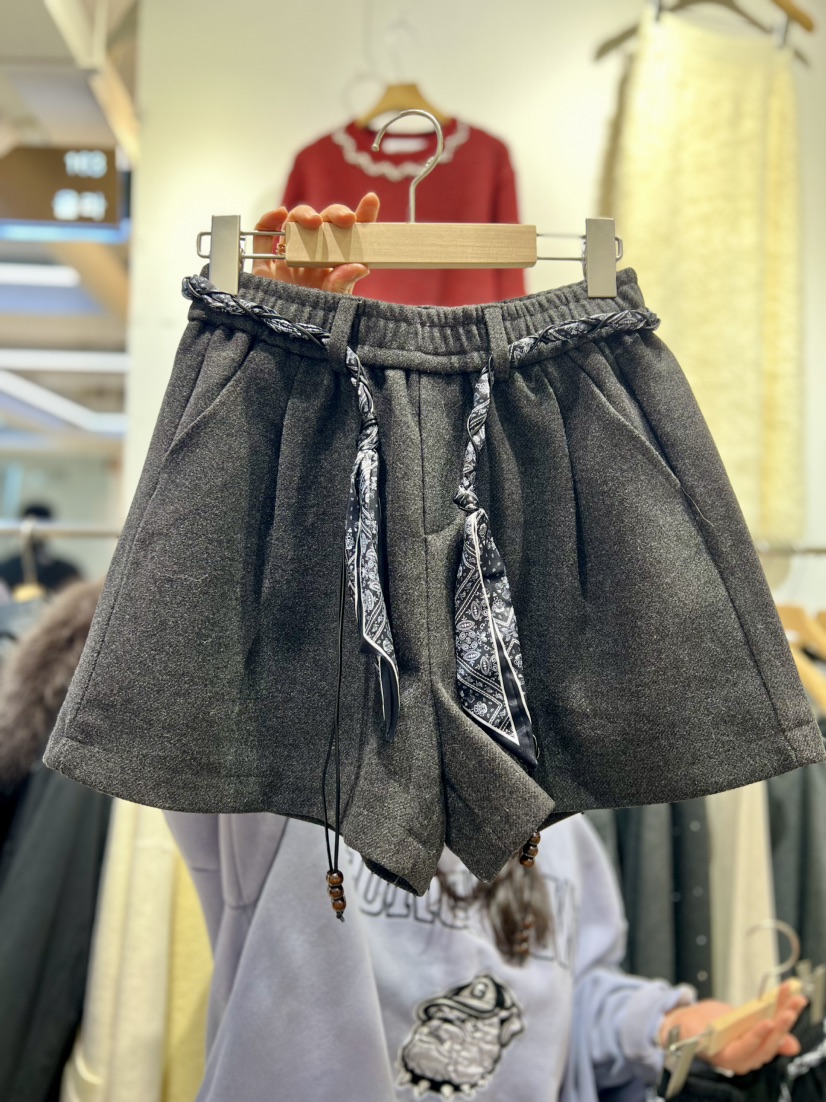 OLA東大門㊣代購女裝新款時尚人氣推薦職業短褲羊毛圍巾含腰繩mellor/OLA短褲