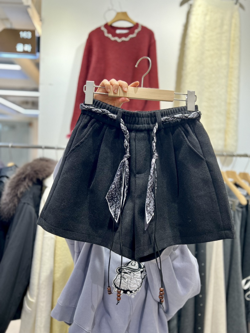 OLA東大門㊣代購女裝新款時尚人氣推薦職業短褲羊毛圍巾含腰繩mellor/OLA短褲