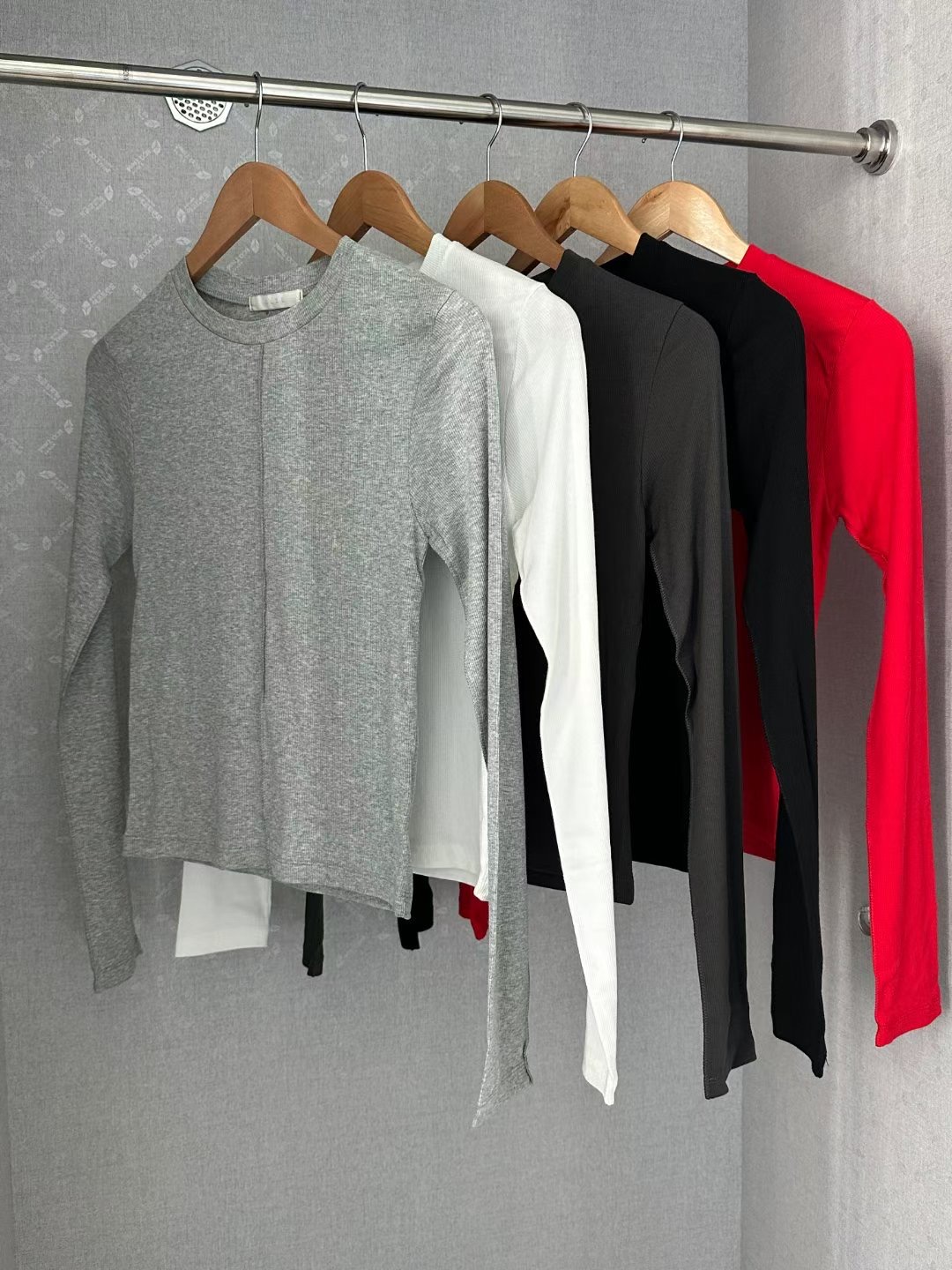 OLZE-올제-T韓國直郵㊣女裝新品時尚熱賣休閑人氣長袖T恤OLZE-올제-T長袖T恤圖色4左四色