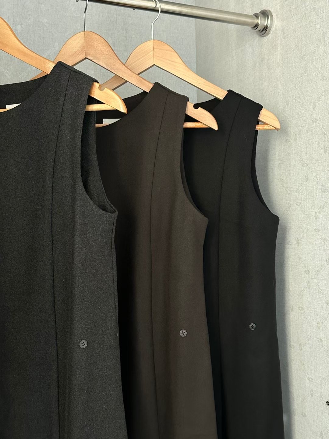 OLZE-올제-T韓國代購㊣女裝新款熱賣職業真品人氣推薦套裝OLZE-올제-T套裝