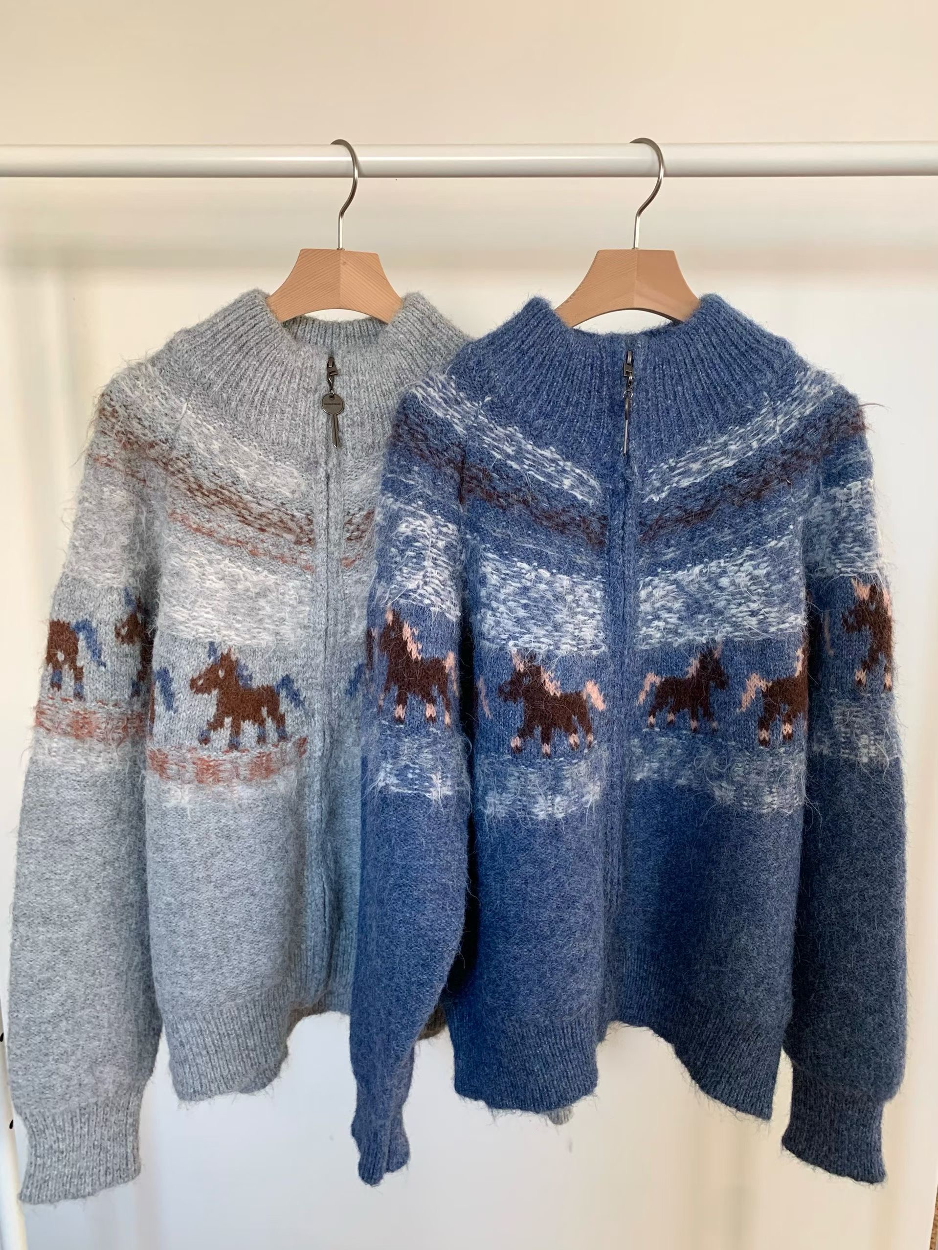 AGATHE東大門㊣直郵女士新品推薦25秋冬職業人氣時尚毛衣拉鏈AGATHE毛衣