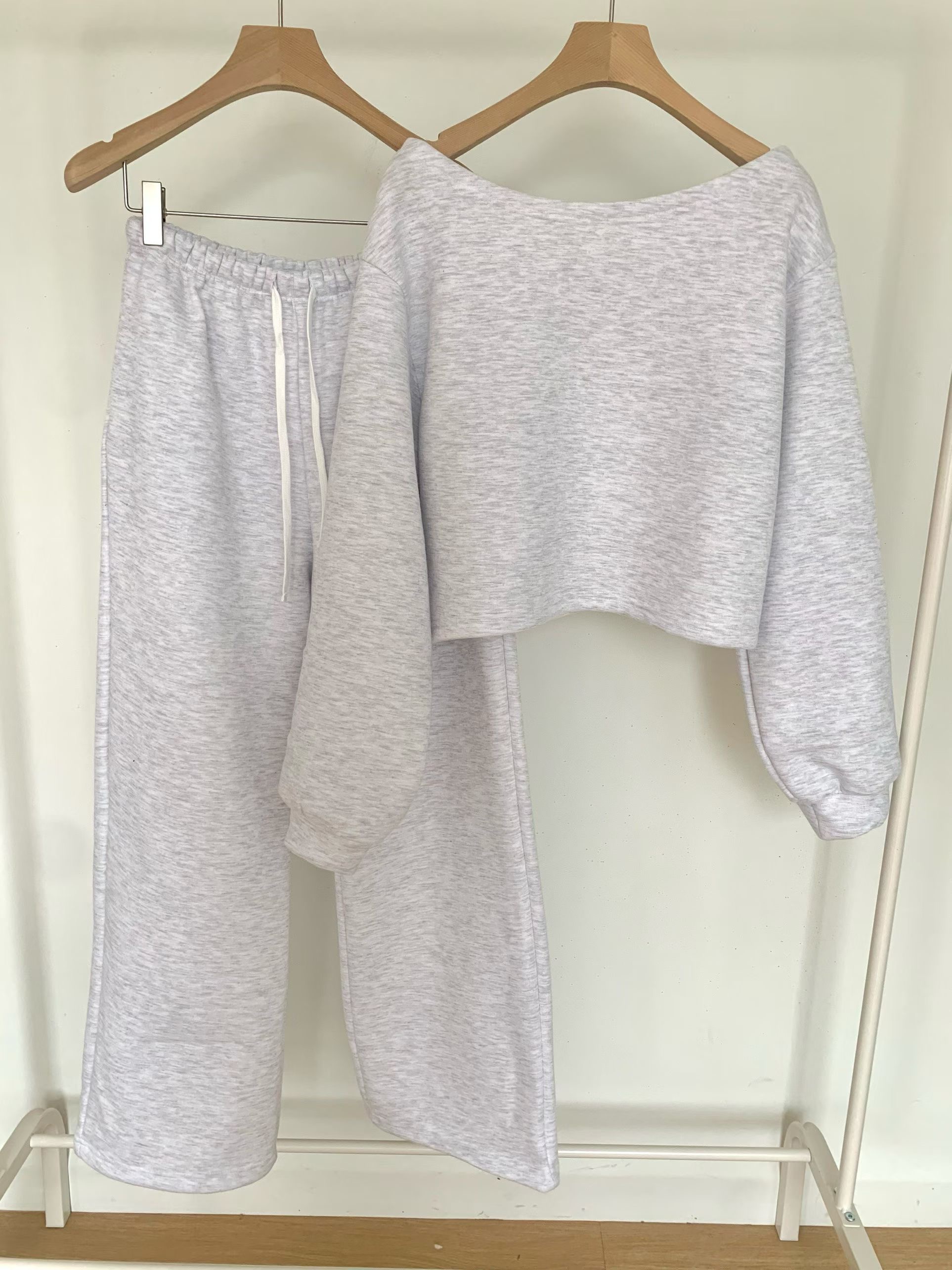 AGATHE東大門㊣實拍女裝新品人氣推薦熱賣25秋冬休閑真品套裝AGATHE套裝圖色2