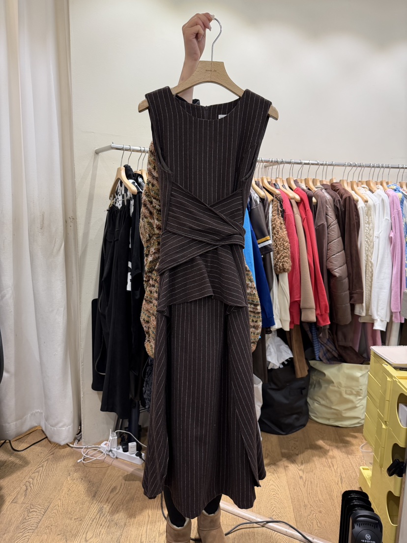 AUVERFIT韓國直郵㊣女士新款人氣熱賣25秋冬時尚職業連衣裙AUVERFIT連衣裙圖色1棕色