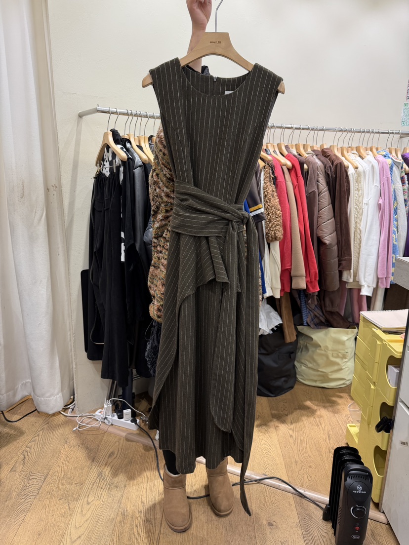 AUVERFIT韓國直郵㊣女士新款人氣熱賣25秋冬時尚職業連衣裙AUVERFIT連衣裙圖色2卡其色