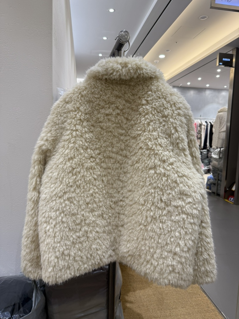 LOVE YOU SO MUCH/MORE THAN YESTERDAY東大門㊣實拍女士新品職業夾克皮草LYSM/MORE THAN YESTERDAY夾克