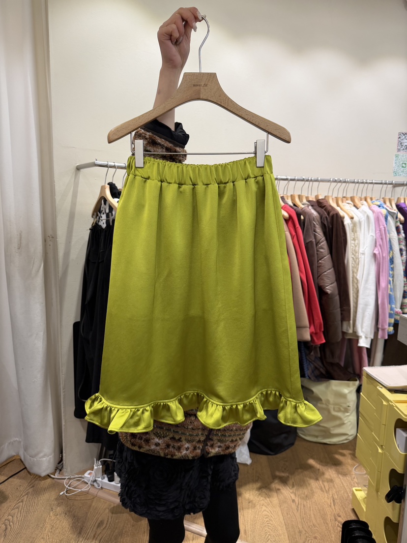 AUVERFIT東大門㊣代購女裝新品時尚半身裙中短裙荷葉邊緞面AUVERFIT半身裙/中短裙圖色3