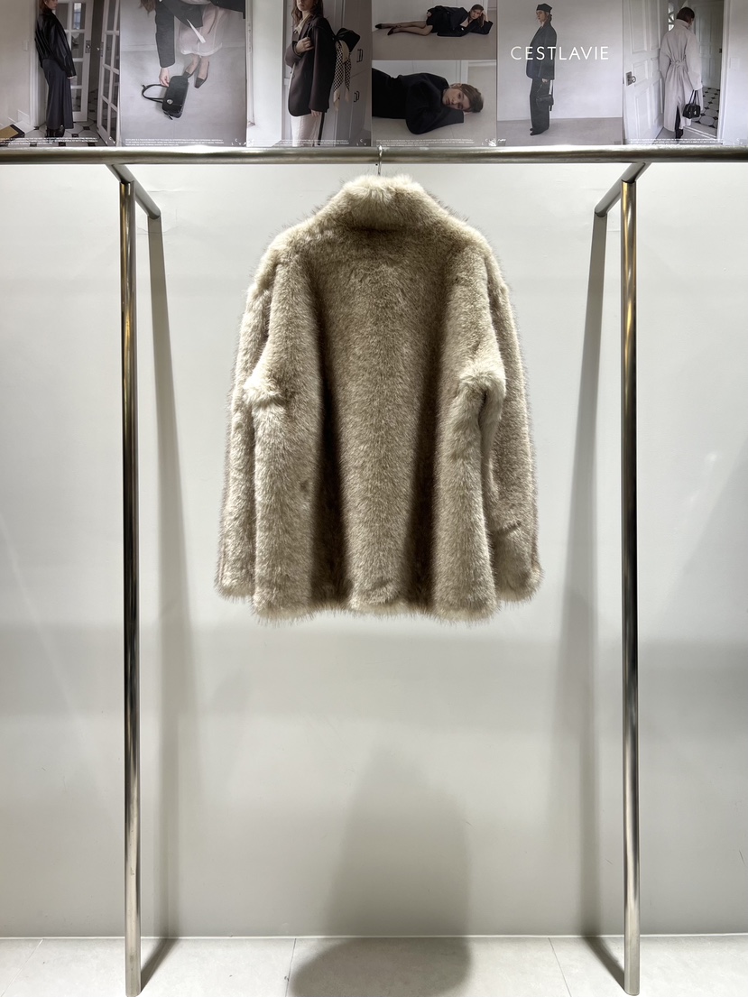 CESTLAVIE東大門㊣直郵女裝新品時尚25秋冬熱賣短款大衣皮草CESTLAVIE短款大衣