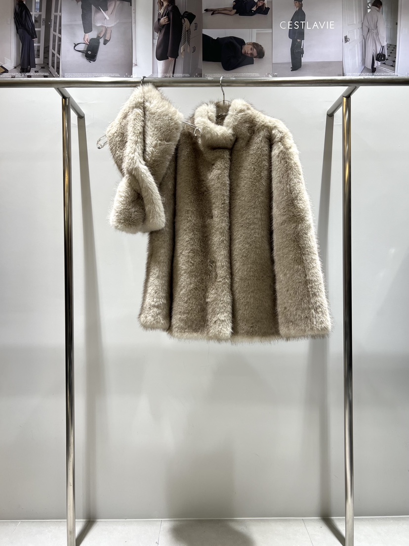 CESTLAVIE東大門㊣直郵女裝新品時尚25秋冬熱賣短款大衣皮草CESTLAVIE短款大衣