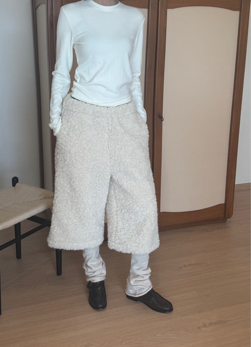 FIFO東大門㊣直郵女裝新款推薦職業真品時尚短褲泰迪熊皮草FIFO短褲