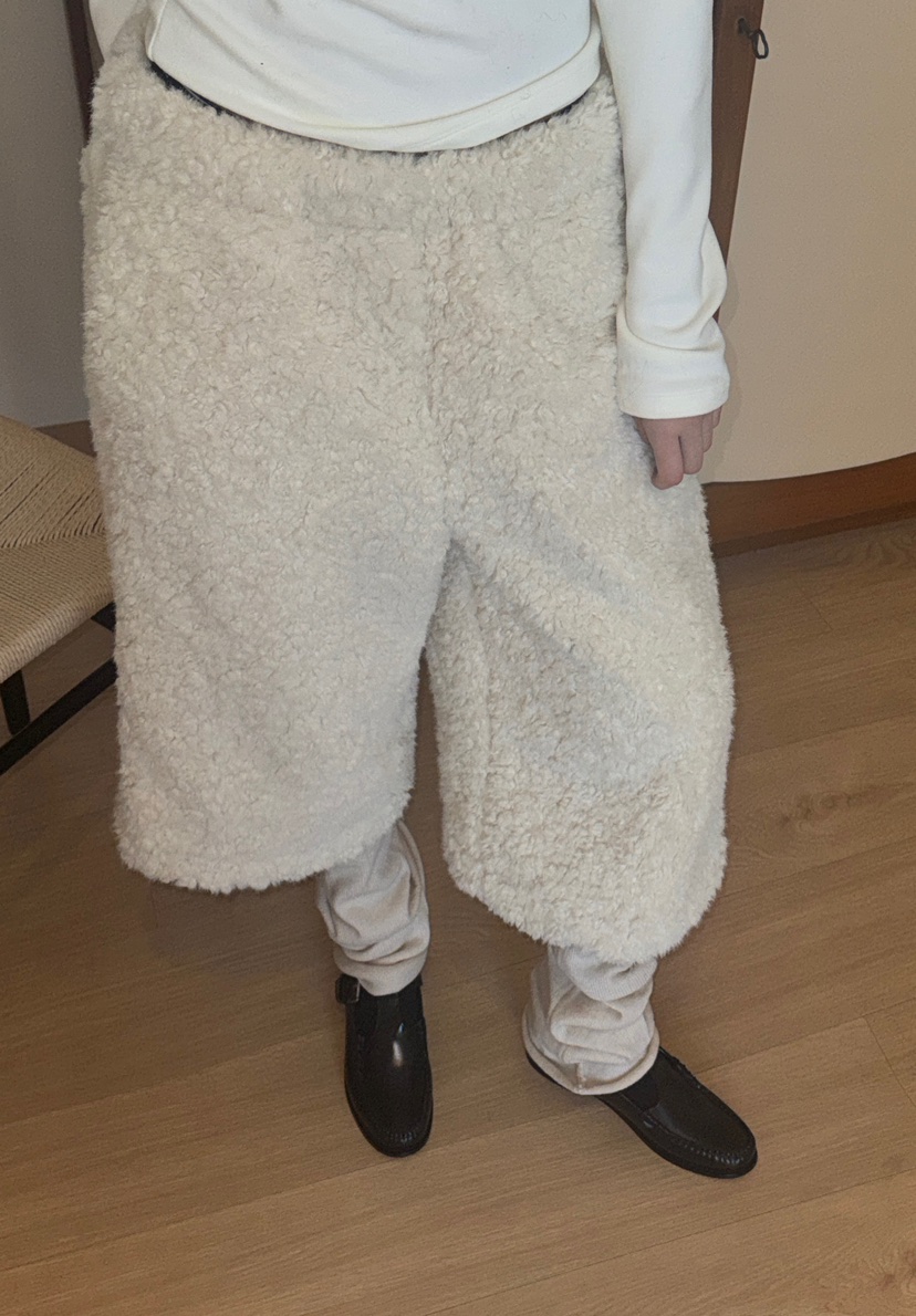 FIFO東大門㊣直郵女裝新款推薦職業真品時尚短褲泰迪熊皮草FIFO短褲