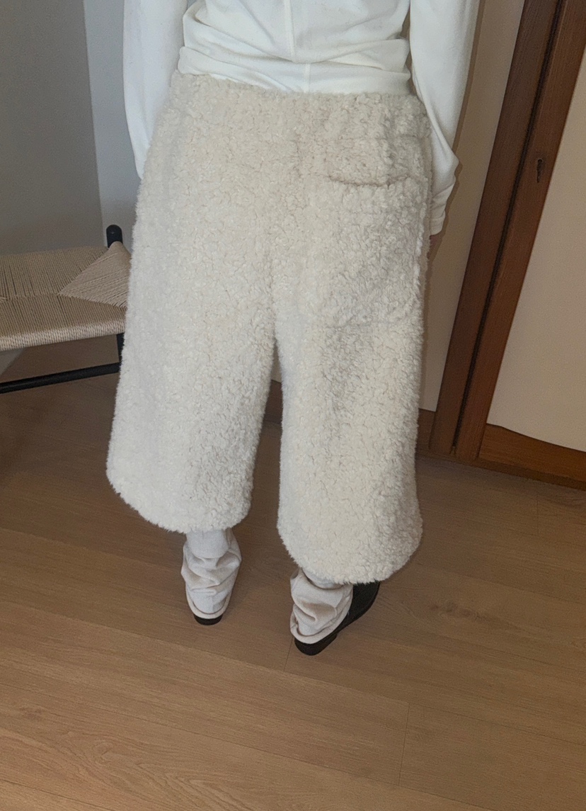 FIFO東大門㊣直郵女裝新款推薦職業真品時尚短褲泰迪熊皮草FIFO短褲