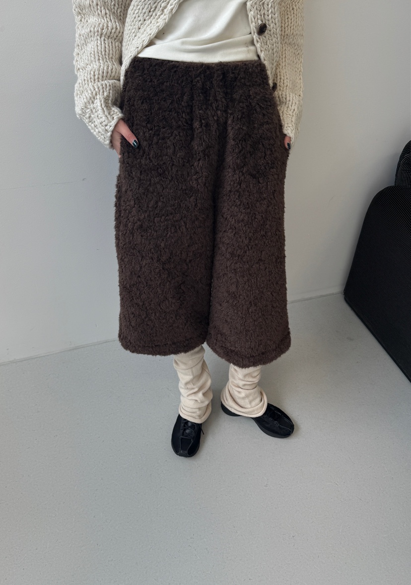 FIFO東大門㊣直郵女裝新款推薦職業真品時尚短褲泰迪熊皮草FIFO短褲圖色2