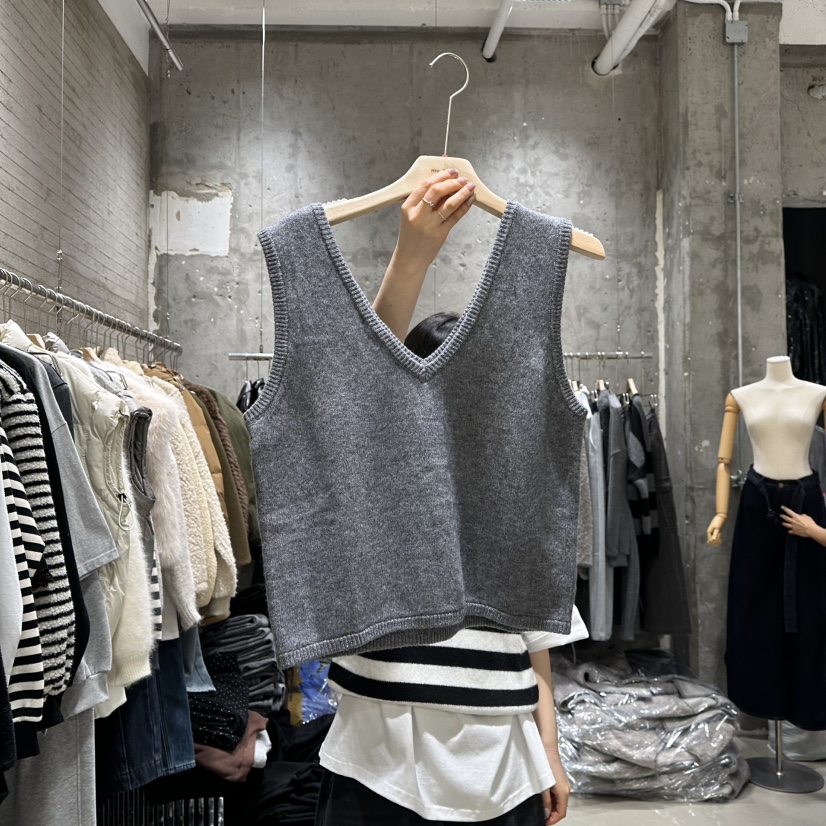 JUNI東大門㊣代購女裝新品熱賣人氣職業休閑推薦25秋冬吊帶背心my juni吊帶/背心圖色2