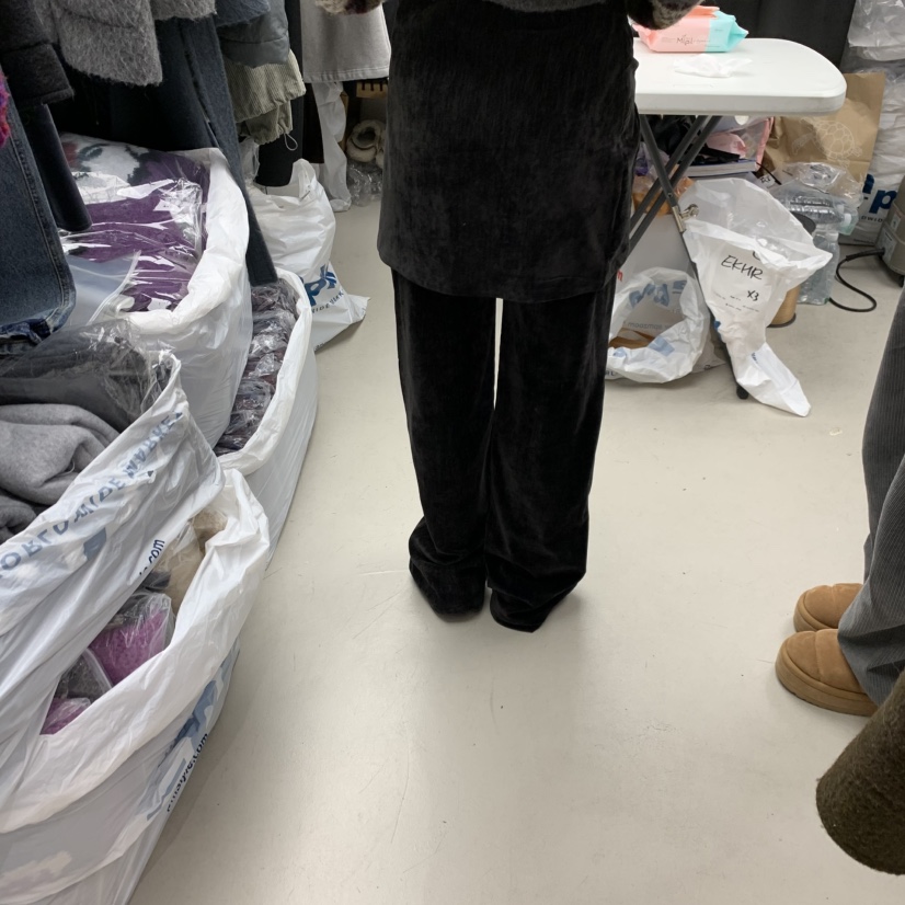 SOLD OUT韓國代購㊣女裝新款真品熱賣25秋冬時尚休閑人氣短裙SOLD OUT短裙