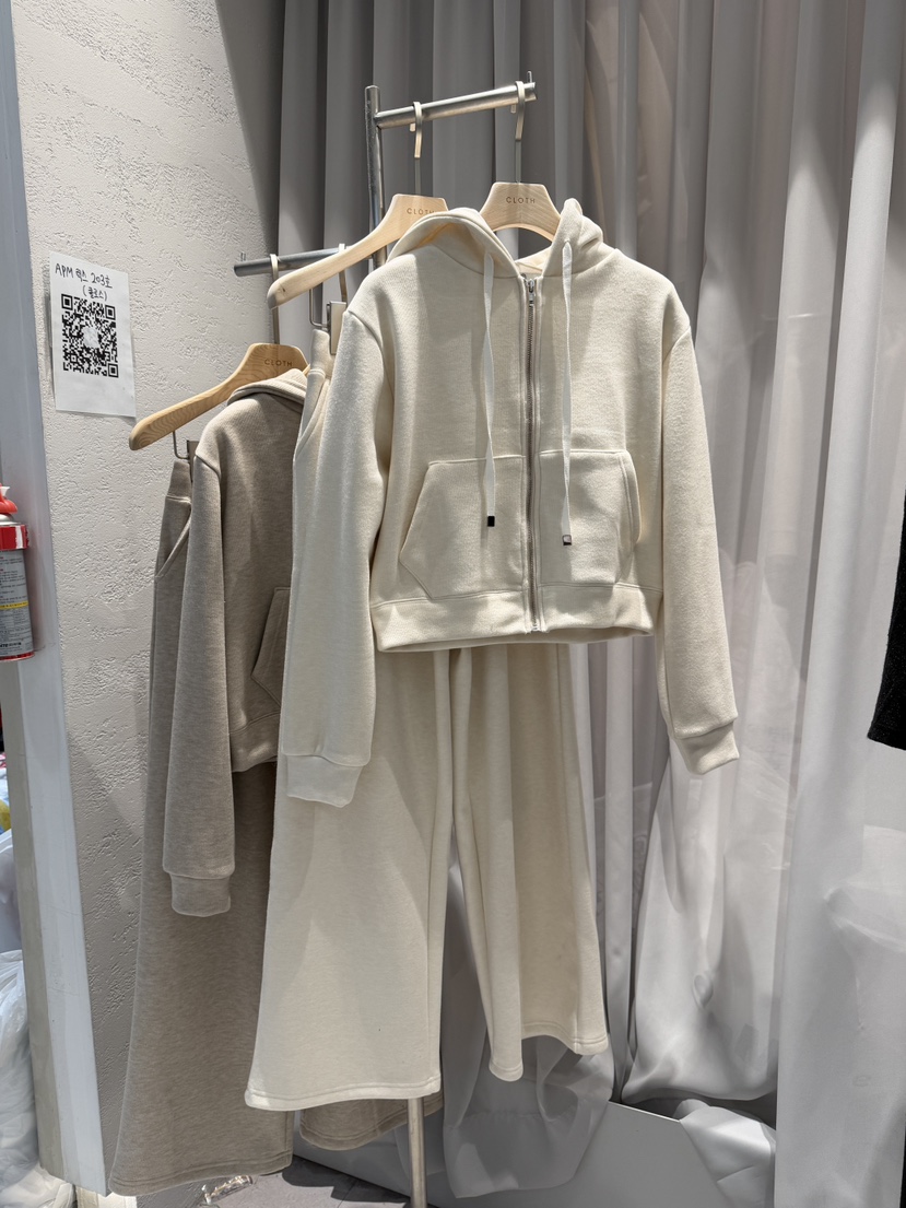 CLOTH韓國代購㊣女士新款時尚熱賣休閑推薦套裝連帽拉鏈衫套裝CLOTH套裝