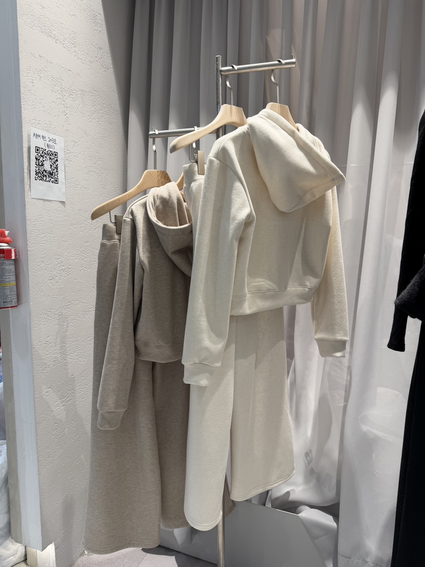 CLOTH韓國代購㊣女士新款時尚熱賣休閑推薦套裝連帽拉鏈衫套裝CLOTH套裝