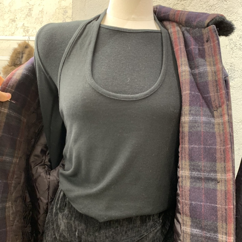 SOLD OUT東大門㊣代購女裝新款25秋冬時尚熱賣人氣長袖T恤SOLD OUT長袖T恤