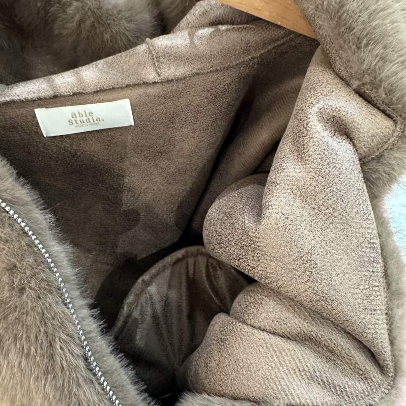 ABLESTUDIO東大門㊣代購女士新款推薦時尚熱賣短款大衣貂皮ABLESTUDIO短款大衣